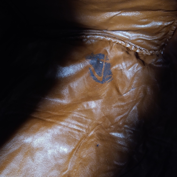 Hunting World Natural Leather Duffle Bag **RARE FIND!!** (AUTHENTIC) - Picture 15 of 16